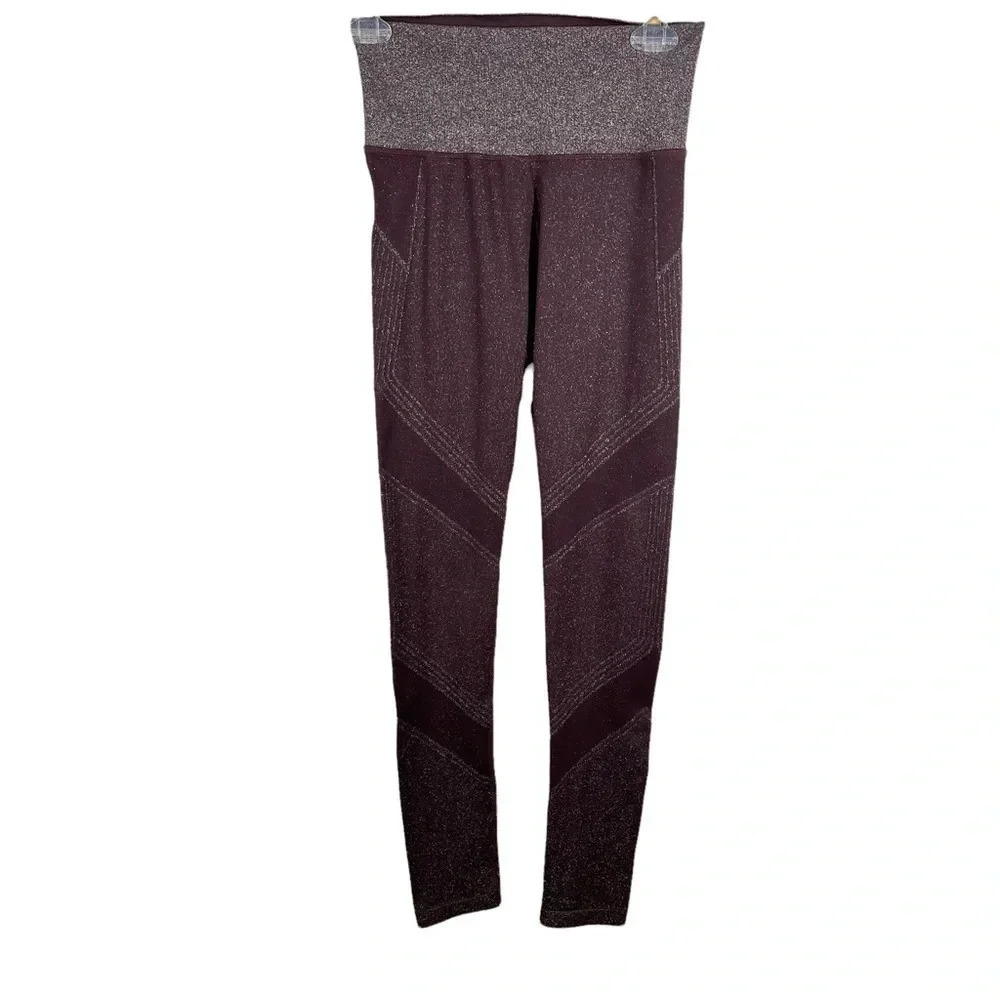 Athleta Twilight Tight in Burgundy size Small‎